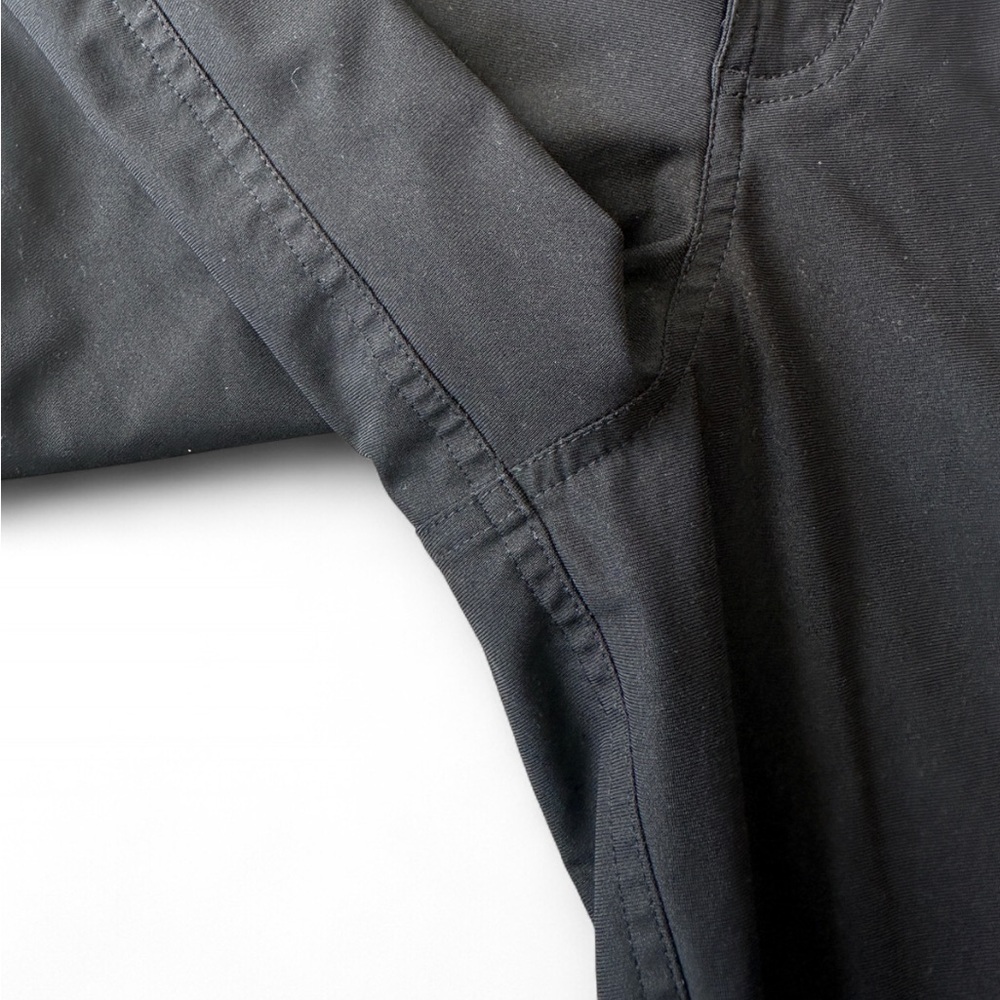 Lululemon ABC Classic Chino Men's Black Shorts - Size 36 - Picture 8 of 13